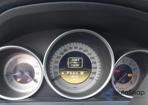 2012 Mercedes-Benz C 250 Sport z USA, uszkodzony, nr VIN WDDGF4HB3CR231832